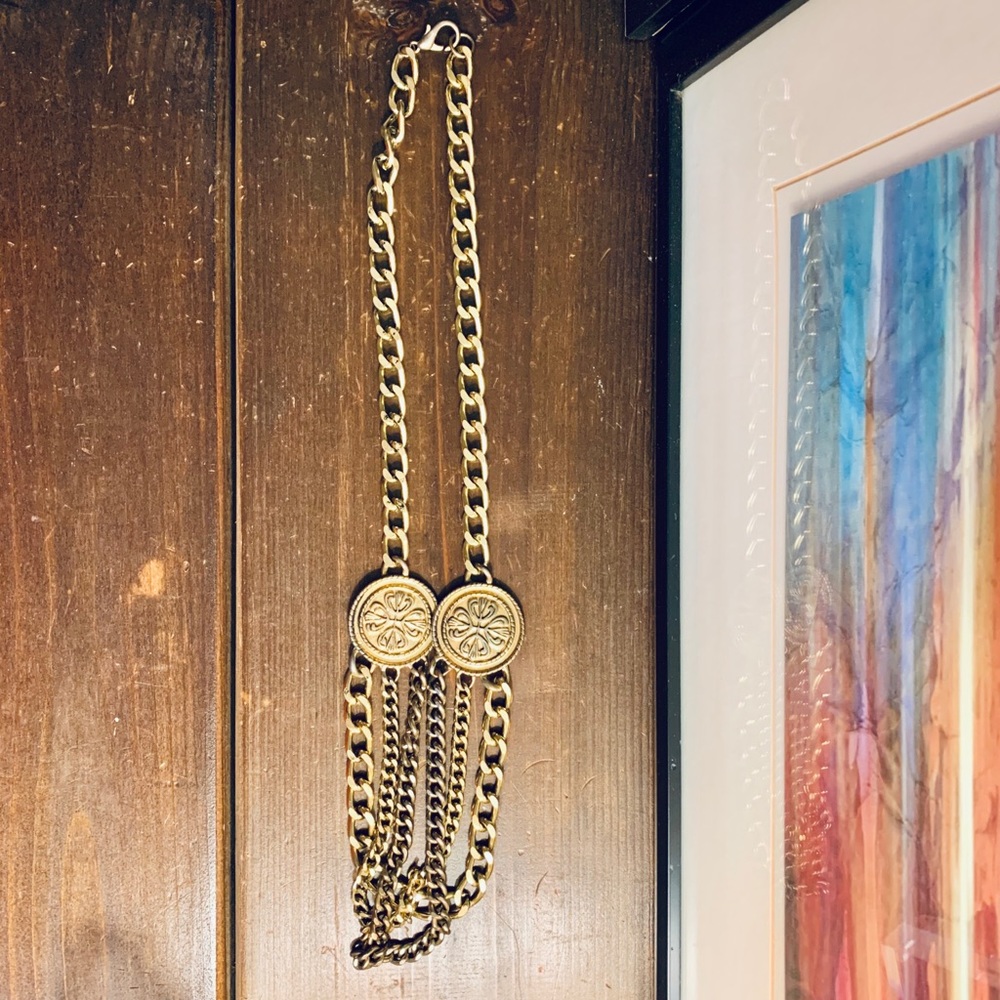 GOLD CHAIN NECKLACE
